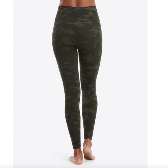 NWT SPANX Green Camo Look at Me Now Seamless Legging S 🟢 - Picture 9 of 9